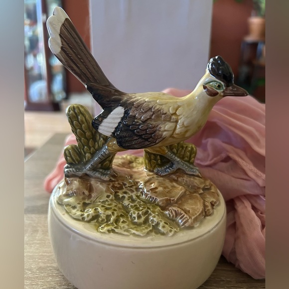 Vintage 1979 Otagiri Road Runner Hand Painted Music Box-Home On The Range - Picture 2 of 10